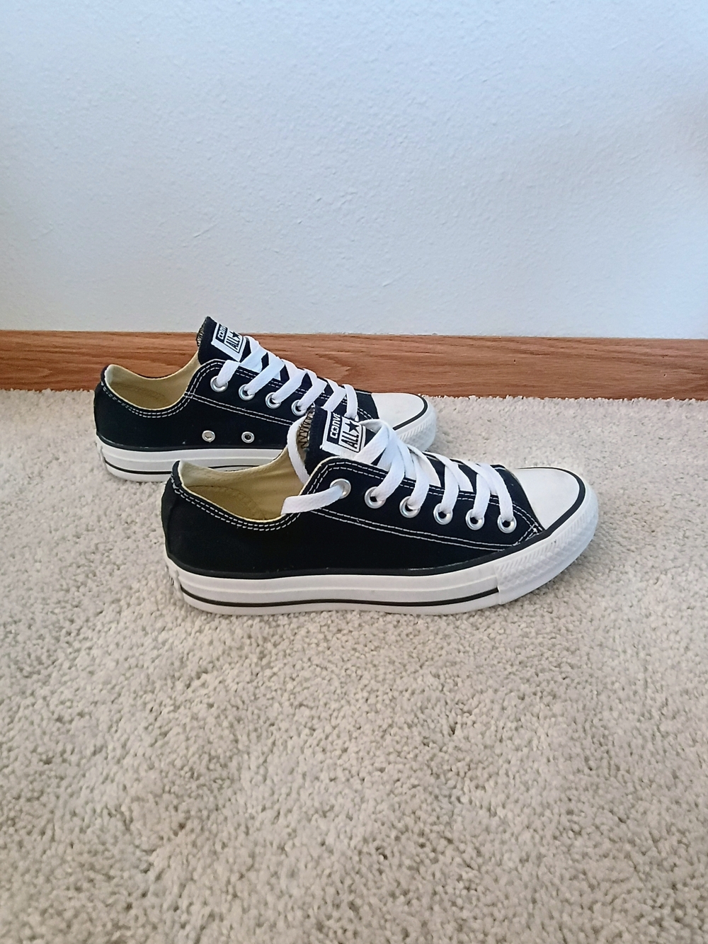 Converse Chuck Taylor All Star Low Top Black White Sneakers Women’s 6.5 Men’s 4. - Picture 3 of 10